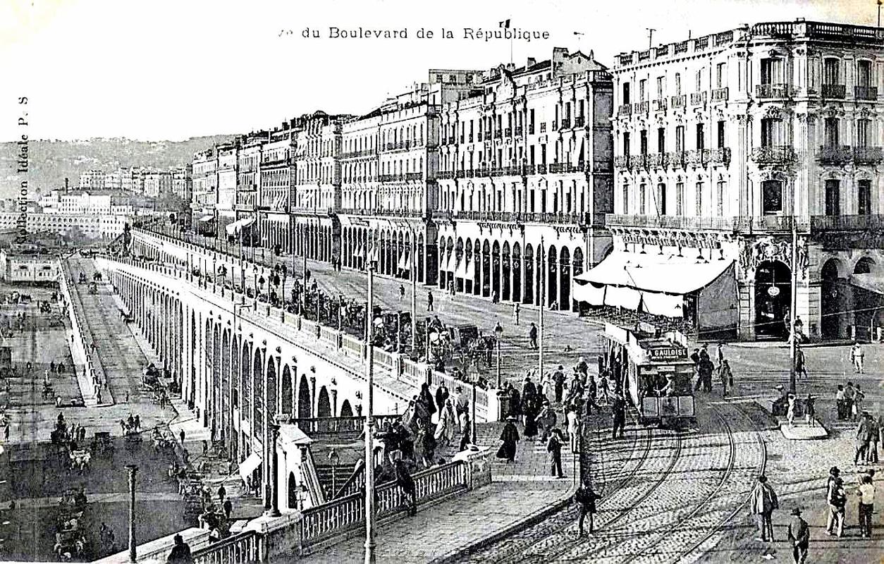 Alger - Perspective du bd de la Republique.jpg